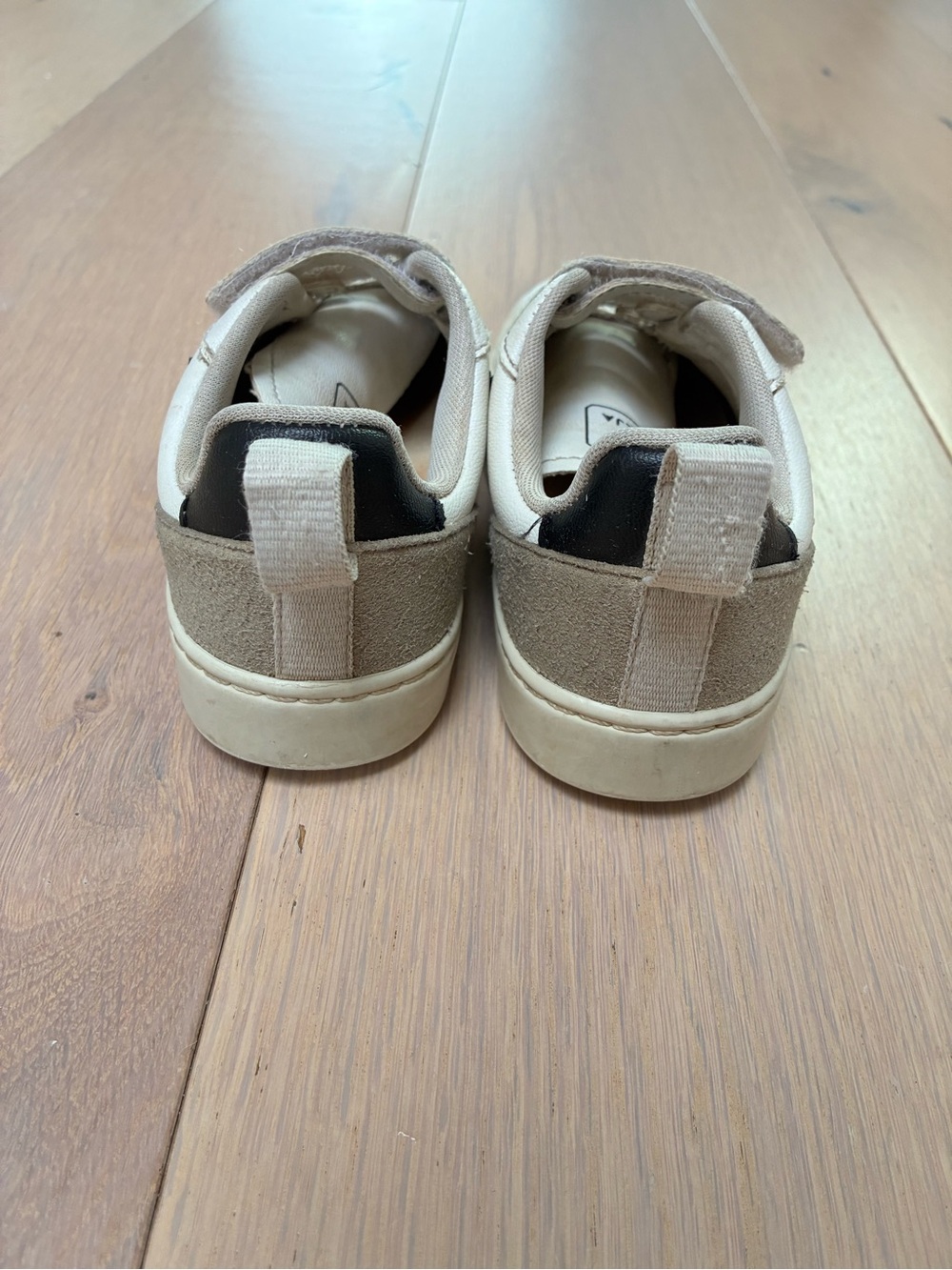 Veja sneakers - Picture 2 of 4